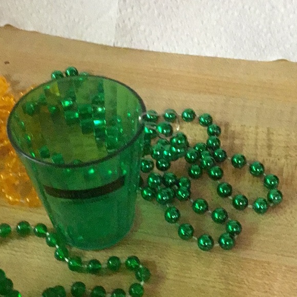 6 pc. Necklaces Shot Glasses - Picture 5 of 7